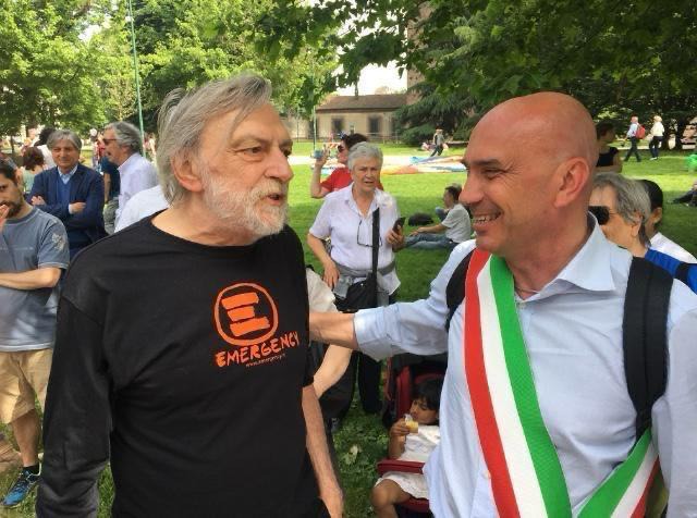 Alberto con la fascia tricolore
